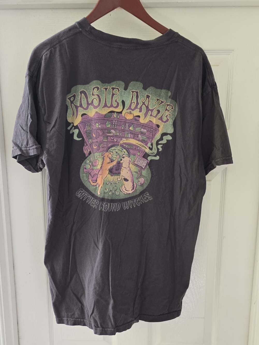 Rosie Daze Gray Short-Sleeve Halloween Graphic Tee- Size XL